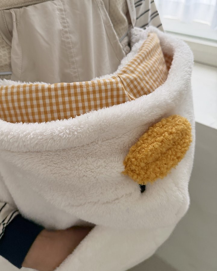 Kinder baby carrier warmer