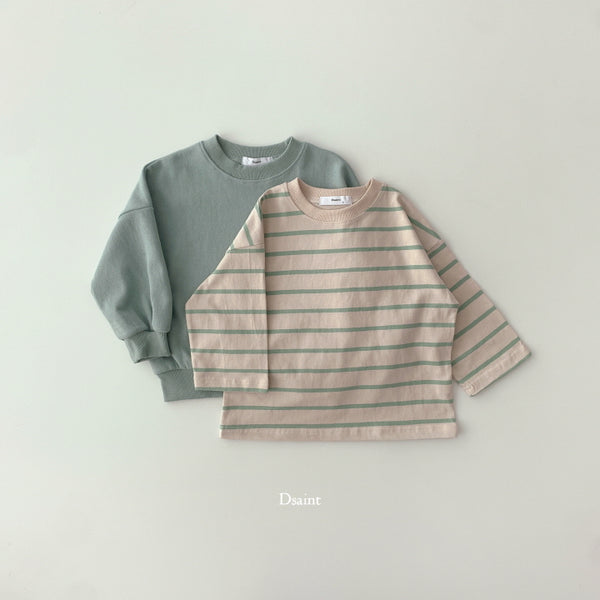 Sweatshirt + Tee