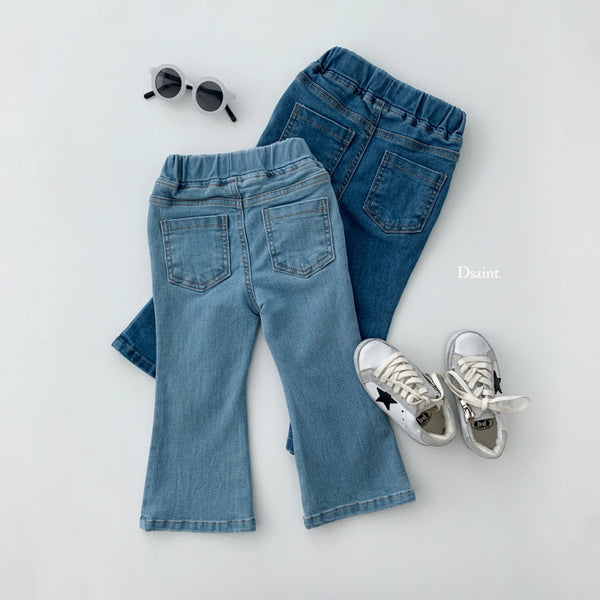 Boots cut denim