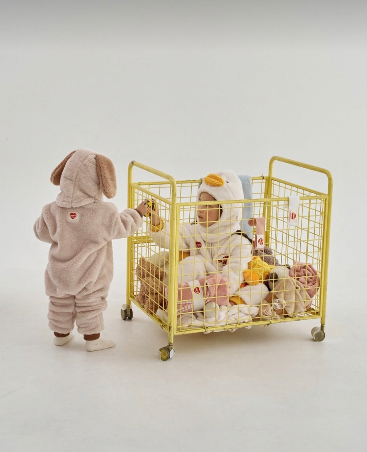 Kinder Friends Suit