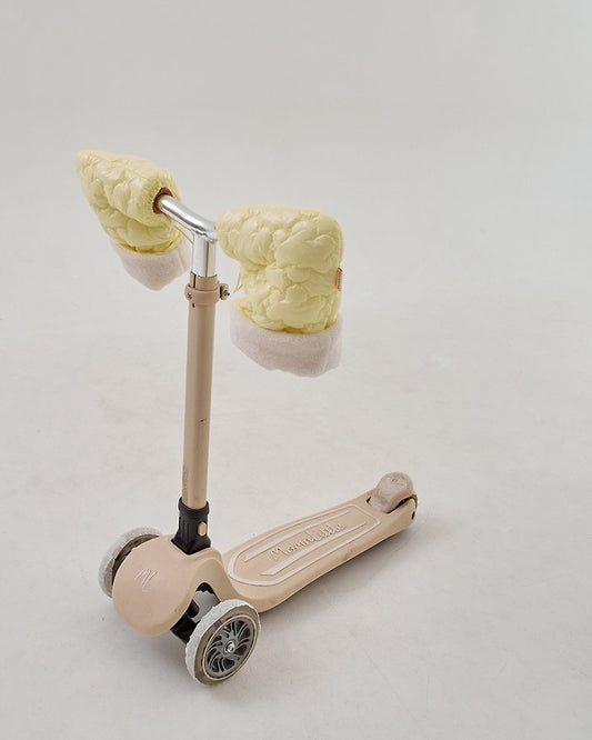 Candy kickboard warmer