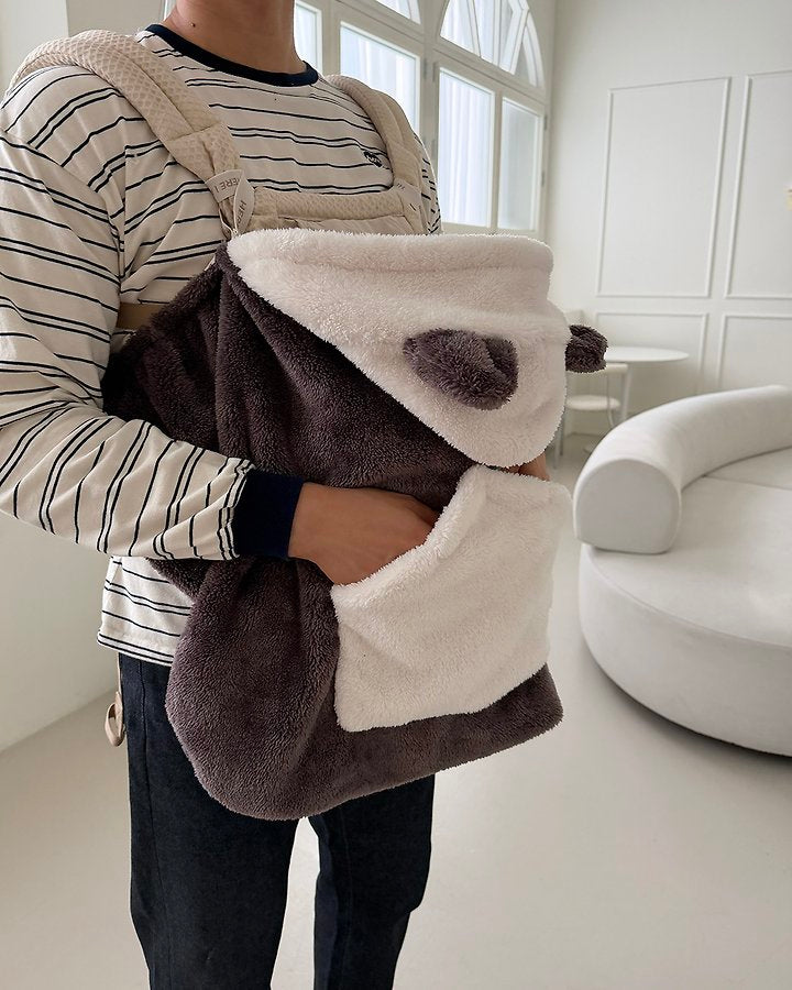 Kinder baby carrier warmer