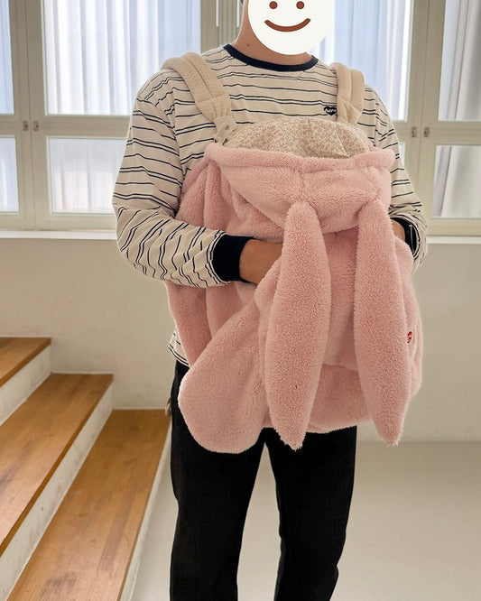 Kinder baby carrier warmer