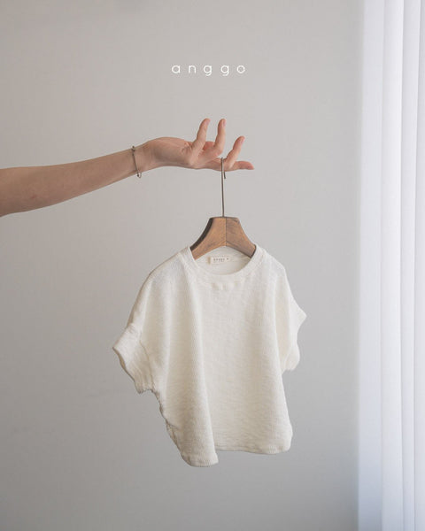 Mochi Tee